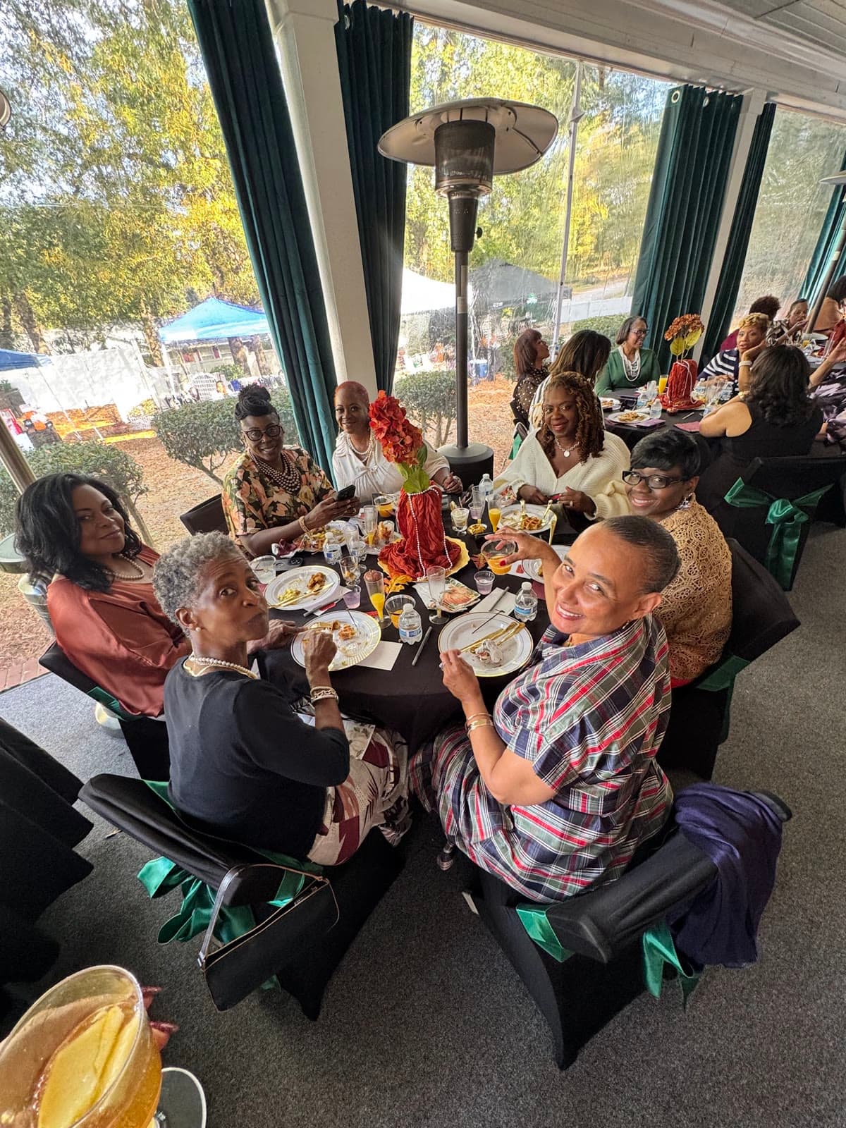 LIPSC members enjoying a patio dinner gathering